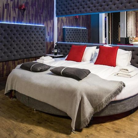 Yourplace Romantic Apartment With Private Patio Cracovia Exterior foto