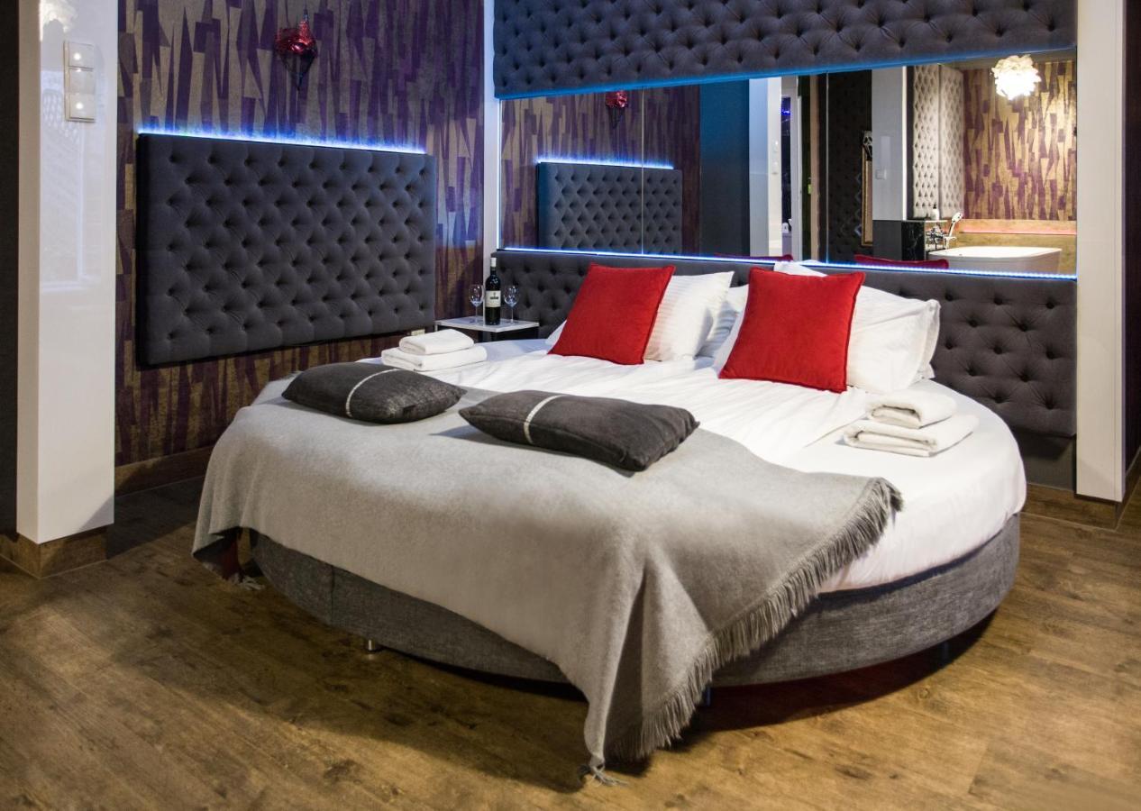 Yourplace Romantic Apartment With Private Patio Cracovia Exterior foto